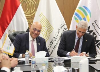 “البنك العربي الإفريقي” يوقع عقد تمويل بقيمة 150 مليون جنيه مع جهاز تنمية المشروعات