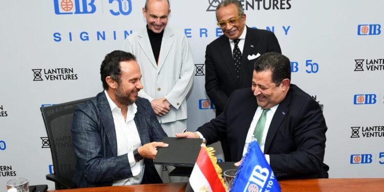 CIB يتعاون مع “Lantern Ventures” لدعم الشركات الصغيرة والمتوسطة