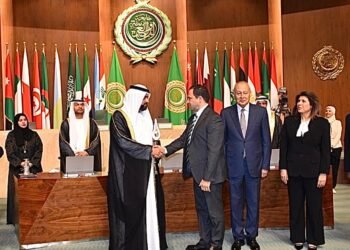 جامعة الدول العربية تكرم رئيس لجنة المجتمع المدني بتحالف شركاء جامعة الدول العربية