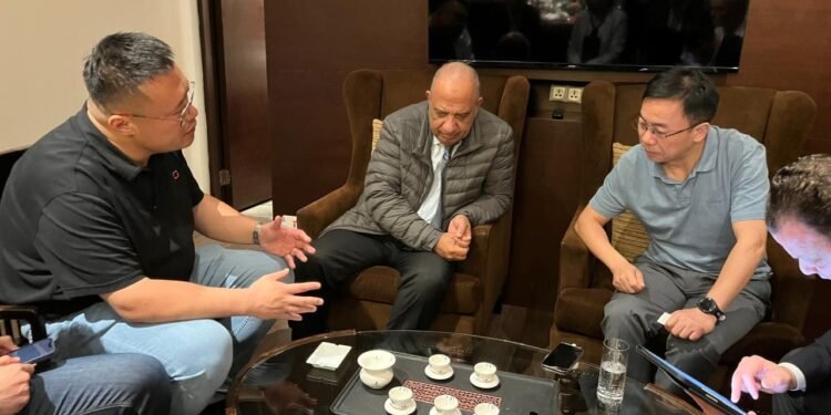 وزير الكهرباء يبحث مع شركة سانجرو الصينية إنشاء مصنع لبطاريات تخزين الطاقة والأنظمة الكهربائية في مصر