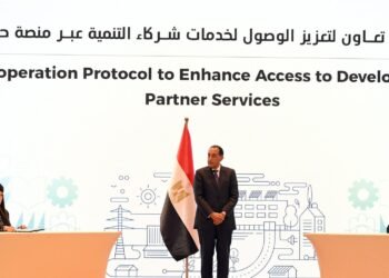 رئيس الوزراء يشهد مراسم توقيع عدد من الاتفاقيات بين الحكومة وشركاء التنمية والقطاع الخاص
