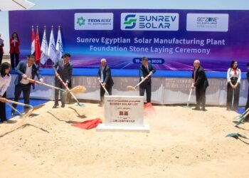 اقتصادية قناة السويس تضع حجر أساس إنشاء مجمع صناعي لمستلزمات الطاقة الشمسية في السخنة باستثمارات 200 مليون دولار