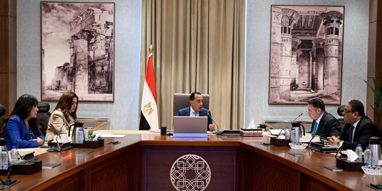 مدبولي: الجهاز المصرفي يوفر أية اعتمادات مالية من العملة الأجنبية لاستيراد السلع ومستلزمات الإنتاج