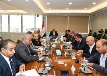 وزير الإسكان يعقد اجتماعًا تنسيقيًا لمتابعة آلية عمل وحدتي تنظيم السوق العقارية وتصدير العقار