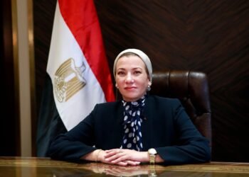 البيئة: مصر من أوائل الدول في إقليم البحر الأحمر التى تنفذ برنامج رصد وتتبع أسماك القرش