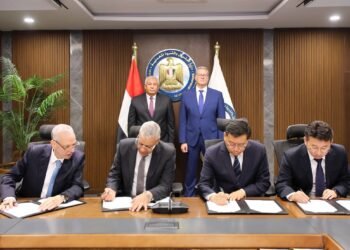 وزير البترول: تنفيذ مجمع حامض الفسفوريك خطوة تاريخية للانتقال من الإنتاج إلى التصنيع