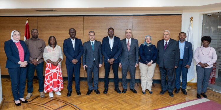 رئيس البنك الزراعي المصري يستقبل وفداً من جمهورية أنجولا للاستفادة من خبرات البنك في التمويل الزراعي