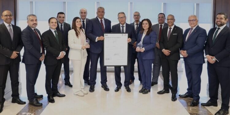 البنك الأهلي المصري يحصل على شهادة (ISO9001/2015) في مجال إدارة الجودة للمجموعة القانونية