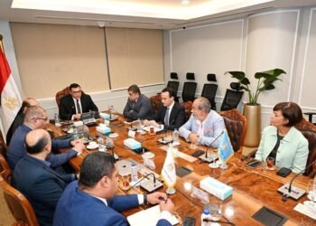 وزير الإسكان يعقد اجتماعًا لمتابعة الموقف التنفيذي لمشروع حدائق تلال الفسطاط