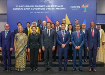 المالية: استكشاف أدوات تمويلية ميسرة لدفع مشروعات الطاقة المتجددة والبنية التحتية الرقمية