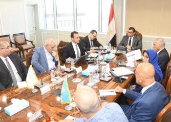وزير الإسكان يتابع مستجدات إنشاء وحدتى “تنظيم السوق العقارية” و”تصدير العقار المصري”