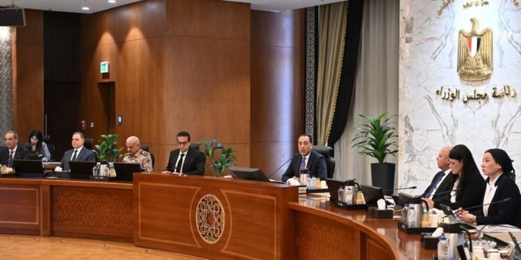 رئيس الوزراء: الحكومة حريصة على وضع تصور واضح لمستأجري “القانون القديم” يتضمن العديد من البدائل