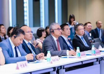 اقتصادية قناة السويس: مفاوضات مع BYD وكريستال العالمية لجذب مصانع عملاقة للمنطقة الاقتصادية