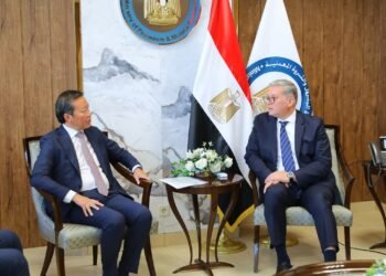 وزير البترول يبحث مع BP خطط تعزيز استثمارات الغاز في مصر