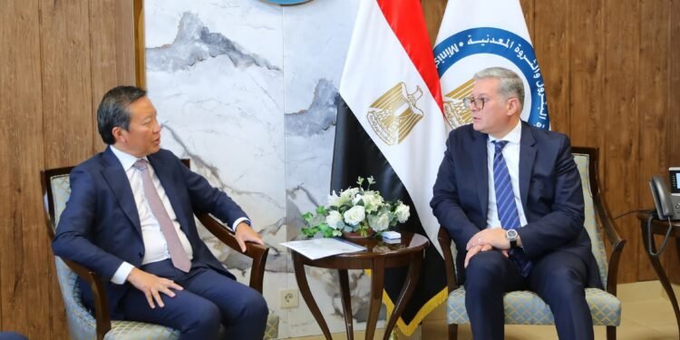وزير البترول يبحث مع BP خطط تعزيز استثمارات الغاز في مصر