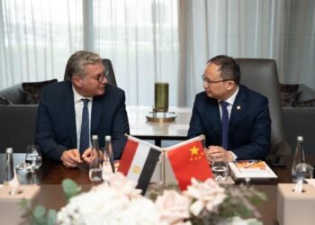 مصر وUEG الصينية توقعان مذكرة تفاهم للتعاون في البترول والطاقة المتجددة