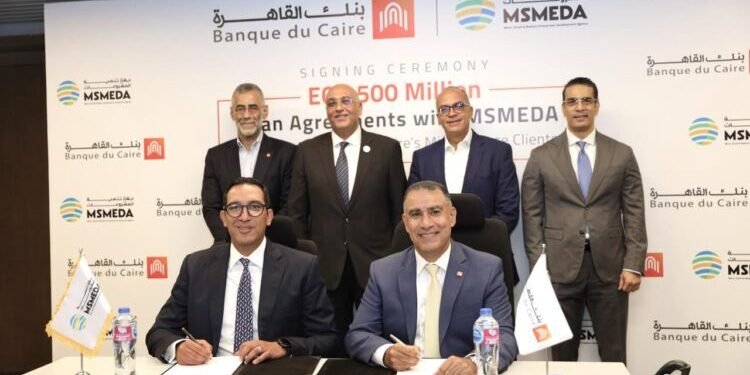 بنك القاهرة وجهاز تنمية المشروعات يوقعان عقدين بـ500 مليون جنيه لتمويل المشروعات متناهية الصغر