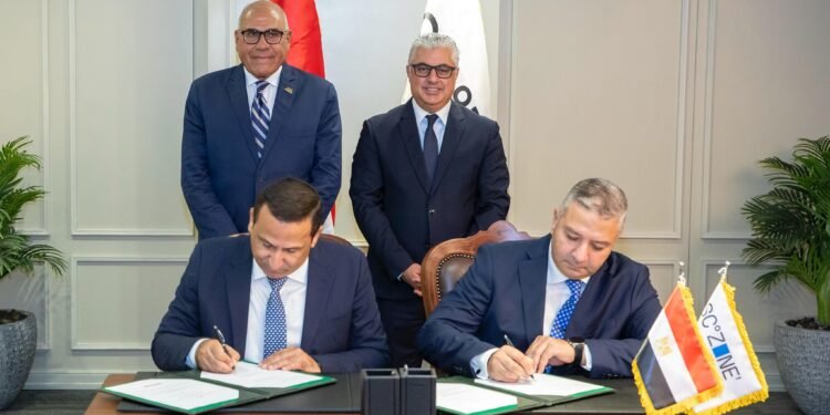  اقتصادية قناة السويس توقع عقد مشروعين مع تحالف (مصري – تركي) باستثمارات 4.2 مليون دولار أمريكي