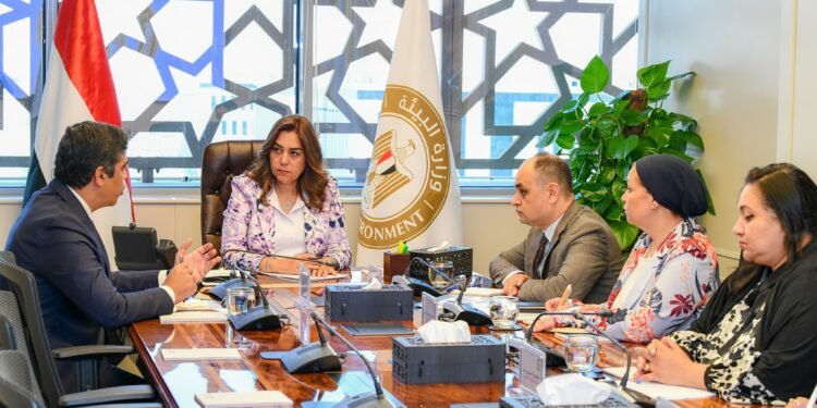 “التنمية المحلية”: إنشاء مصنع لتدوير المخلفات اليومية بتكلفة 650 مليون جنيه