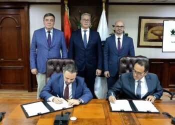 البترول توقع 4 اتفاقيات مع شركات عالمية باستثمارات حدها الأدنى يزيد علي 340 مليون دولار 