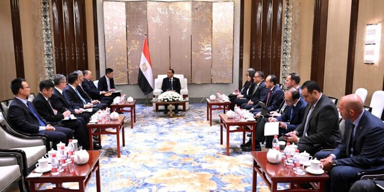 مدبولي: الدولة توفر الكثير من المزايا والحوافز للمستثمرين الأجانب والمحليين