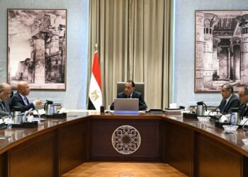 مدبولي: توطين الصناعة أولوية وطنية لتحقيق التنمية وتقليل الاعتماد على الواردات