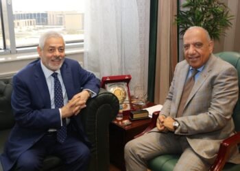 وزير الكهرباء يبحث مع “AMEA POWER” الإماراتية التوسع في الطاقة المتجددة ومحطات التخزين