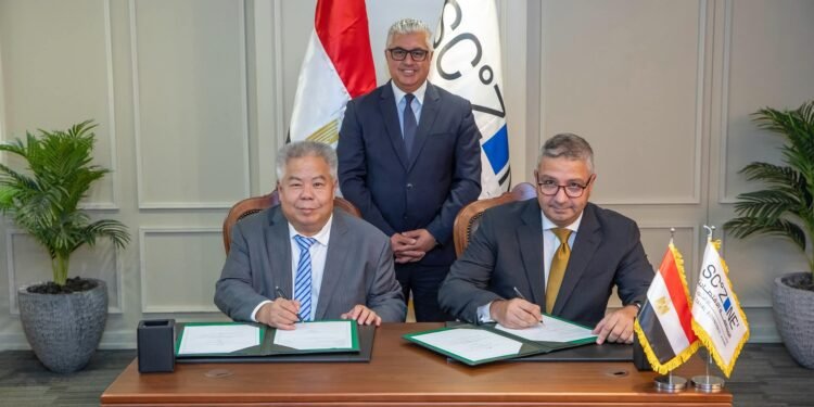 اقتصادية قناة السويس تجذب استثمارات صينية بـ85 مليون دولار لإنتاج الأرضيات وألواح الجدران بالسخنة