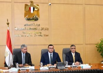وزير الإسكان يعقد اجتماع لمتابعة المخطط الاستراتيجي لتطوير المنطقة بين مطار سفنكس وسقارة