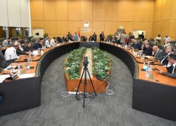 وزير الإسكان: استجابة فورية لمطالب البرلمان ودفع مشروعات المحافظات