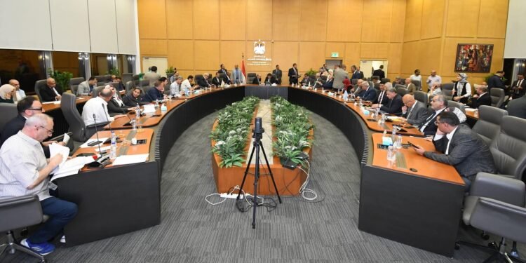 وزير الإسكان: استجابة فورية لمطالب البرلمان ودفع مشروعات المحافظات