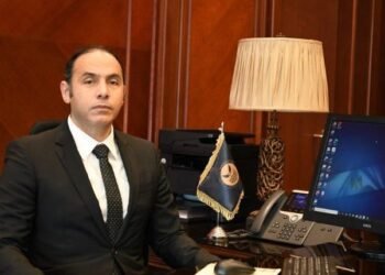 عاجل.. تعيين الدكتور إسلام عزام رئيسًا للبورصة المصرية 