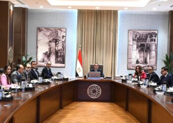 رئيس الوزراء يتابع خطوات تيسير إجراءات إصدار التراخيص للأنشطة المختلفة