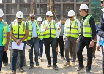 وزير قطاع الأعمال يتابع إحياء فندق الكونتيننتال التاريخي بوسط القاهرة بطاقة 300 غرفة وجناح 5 نجوم