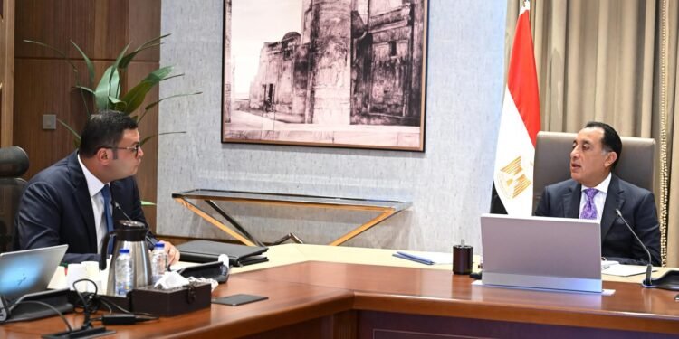 رئيس الوزراء يستعرض ملامح الاستراتيجية الوطنية للعمران والبناء الأخضر