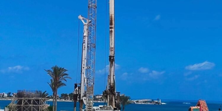 وزير الإسكان: يتابع الموقف التنفيذي لمشروعات “مارينا 8”