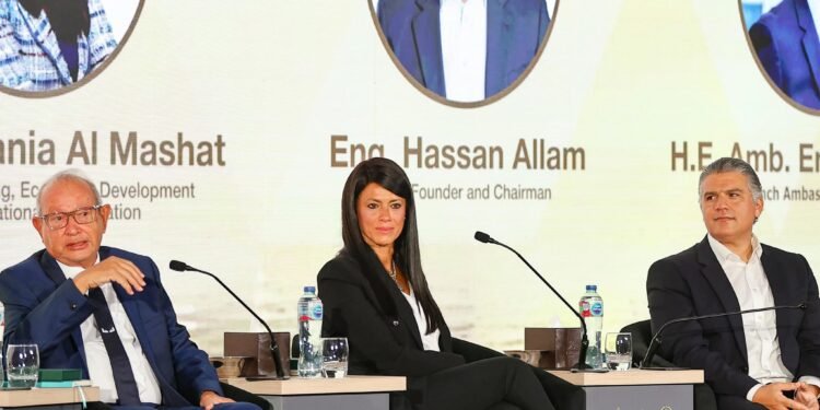 المشاط تشهد توقيع شراكة بين مؤسستي ساويرس وعلّام لتعزيز التنمية في التعليم والزراعة والمجتمع