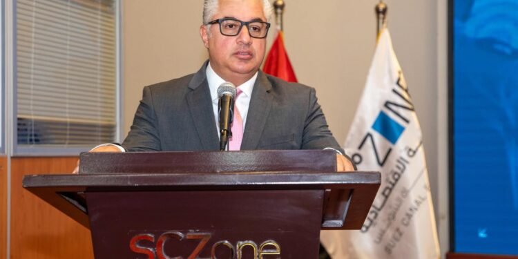 اقتصادية قناة السويس والتمثيل التجاري يوقعان بروتوكول تعاون للترويج وجذب الاستثمارات الأجنبية