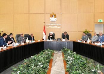 وزيرا الإسكان والأوقاف يبحثان التعاون المشترك في الملفات القومية ومبادرة “صحح مفاهيمك”