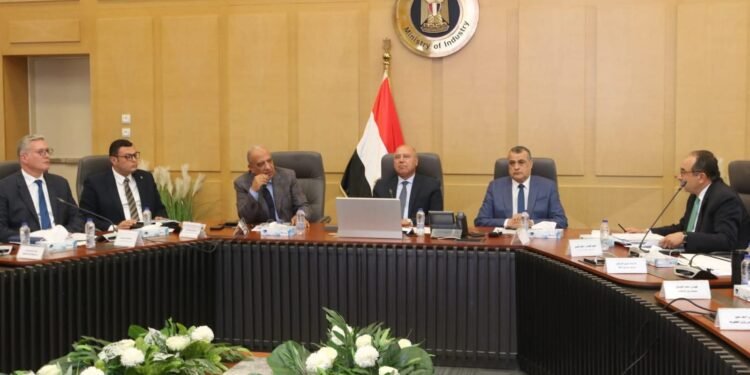 المجلس الأعلى للطاقة يقر مشروعات جديدة لتوفير الكهرباء والغاز للصناعات الاستراتيجية