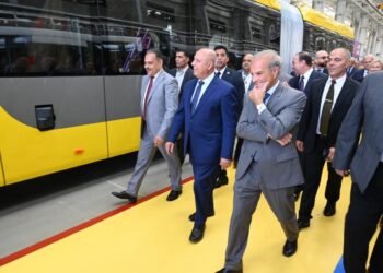وزير النقل يطلق خط إنتاج 1200 أتوبيس كهربائي باستثمارات 3 مليارات جنيه للتصدير إلى أوروبا