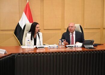 الصناعة والتضامن توقعان بروتوكول تعاون لرعاية المسنين المحالين للتقاعد