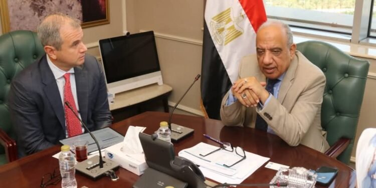 مصر تستهدف 42% طاقات متجددة في مزيج الطاقة بحلول 2030 و60% في 2040