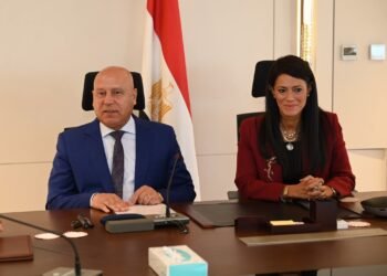 مصر وكوريا الجنوبية تطلقان مشروعاً لتطوير مراكز صيانة السيارات الخضراء