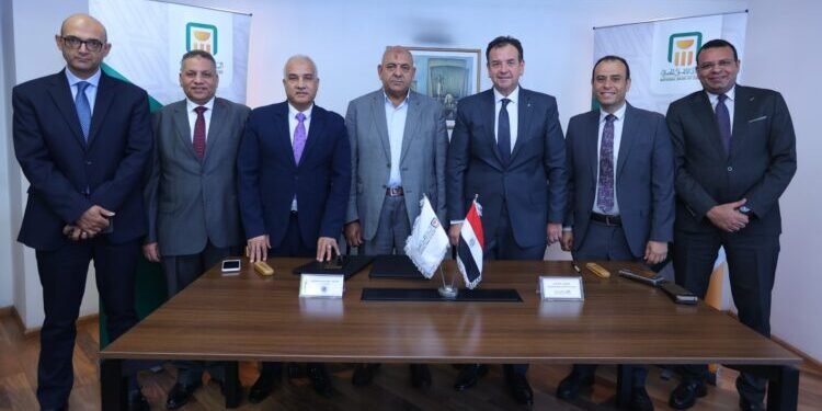 البنك الأهلي المصري يوقع بروتوكول تعاون مع شركة “أجروفود” لتجارة الأقطان وإنتاج التقاوي
