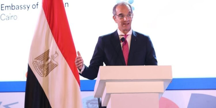 وزير الاتصالات يعلن إطلاق النسخة المطورة من منصة “إبداع مصر” لتمكين الشركات الناشئة بالذكاء الاصطناعي