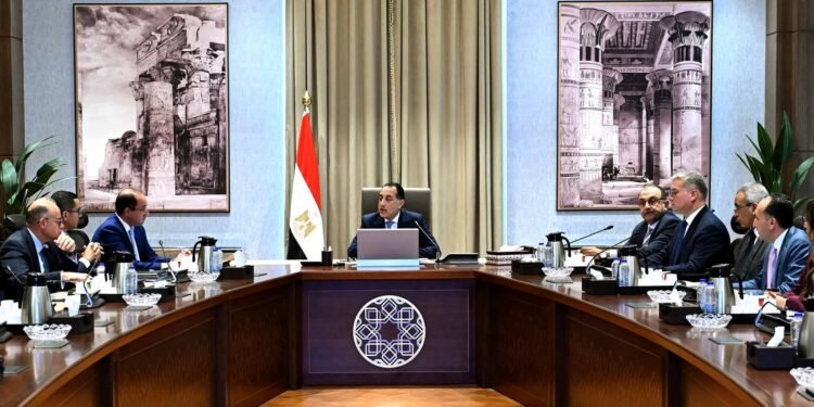 رئيس الوزراء: تسريع تجهيز الشركات الحكومية للطرح وتنشيط البورصة المصرية