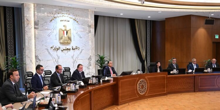 المجموعة الوزارية الاقتصادية: انخفاض التضخم إلى 12% وطرح صكوك سيادية بقيمة 1.5 مليار دولار