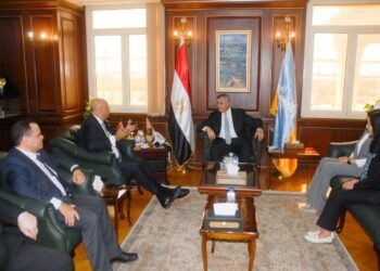 جهاز تنمية المشروعات يدرس مع محافظة الإسكندرية التوسع في تمويل المشروعات الصناعية للشباب