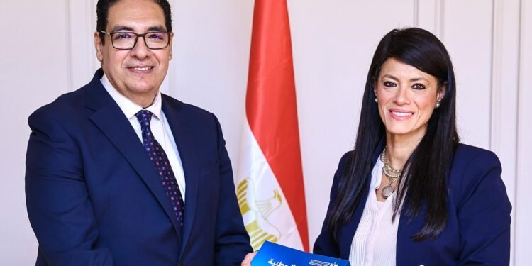 المشاط تشيد باستراتيجية جامعة القاهرة للذكاء الاصطناعي كأول نموذج جامعي متكامل في الشرق الأوسط